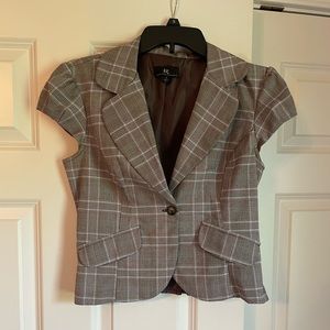 Women’s short sleeve blazer